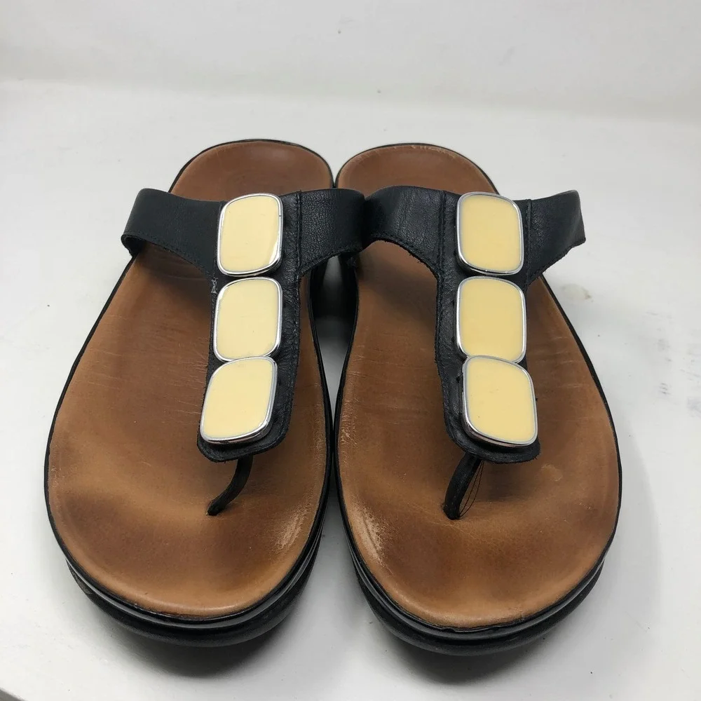 FitFlop Sandals 8 Black Tan Leather Enamel Stone Microwobbleboard Summer Casual